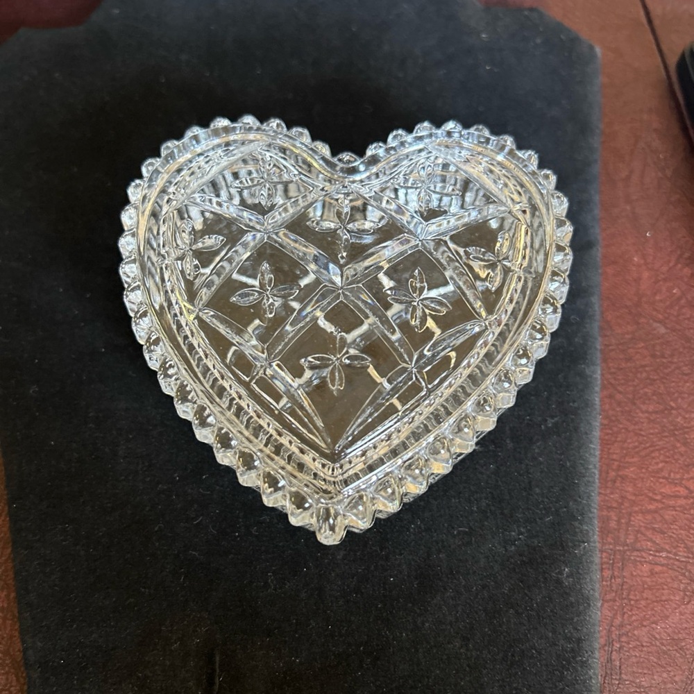 Mikasa Clear Crystal Heart Decor